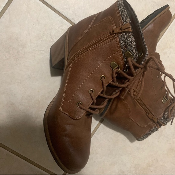 8 PAIRS WOMENS SHOES SIZE 8 / 1 MENS SIZE 11 BUNDLE - Picture 13 of 16